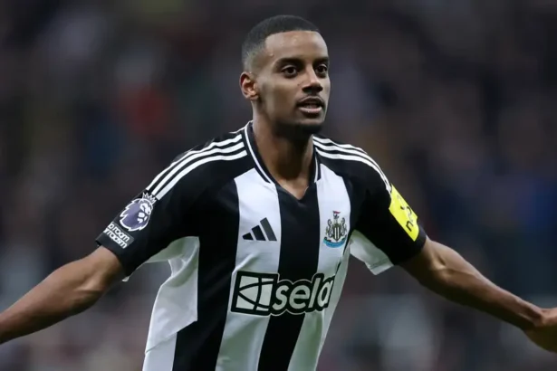 Arsenal Fans 'Finished' as Liverpool Eye £120m Deal for Alexander Isak in Historic Transfer Window