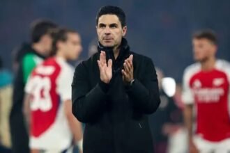 Arsenal manager Mikel Arteta applauds the fans after a match