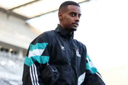 Liverpool Set to Offload Three Stars to Fund £150m Move for Alexander Isak