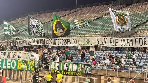 Sporting CP Fans Unveil Anti-Viktor Gyokeres Banners Amid Arsenal Transfer Links