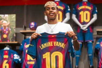 Lamine Yamal is the new owner of Barcelona's No. 10 shirt.