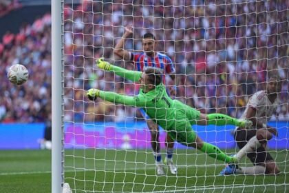 Henderson in action for Crystal Palace