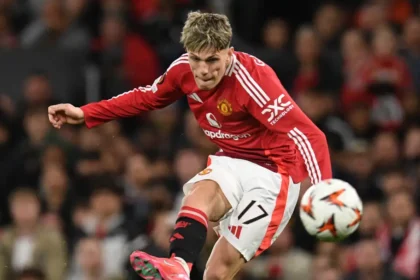 Bayern Munich Attempts to Hijack Chelsea’s Transfer Move for Alejandro Garnacho Amid Man Utd Exit