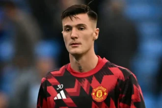 Benjamin Sesko channels Mark Hughes with acrobatic training volley as Man Utd striker hunts first goal