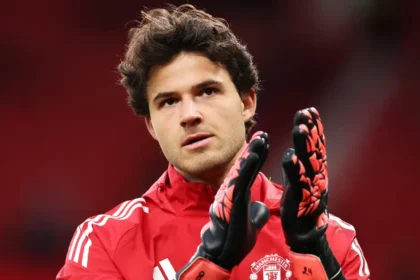 How Senne Lammens is settling at Manchester United as debut wait continues