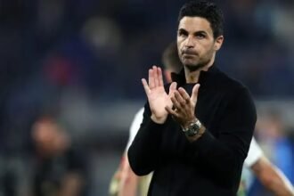 Arsenal manager Mikel Arteta applauds the fans