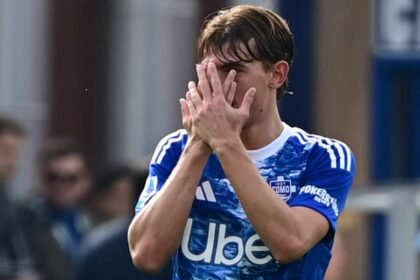 Como’s Nico Paz celebrates after scoring his team's second goal against Juventus