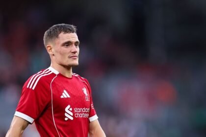 Jamie Carragher feels Florian Wirtz should be benched.