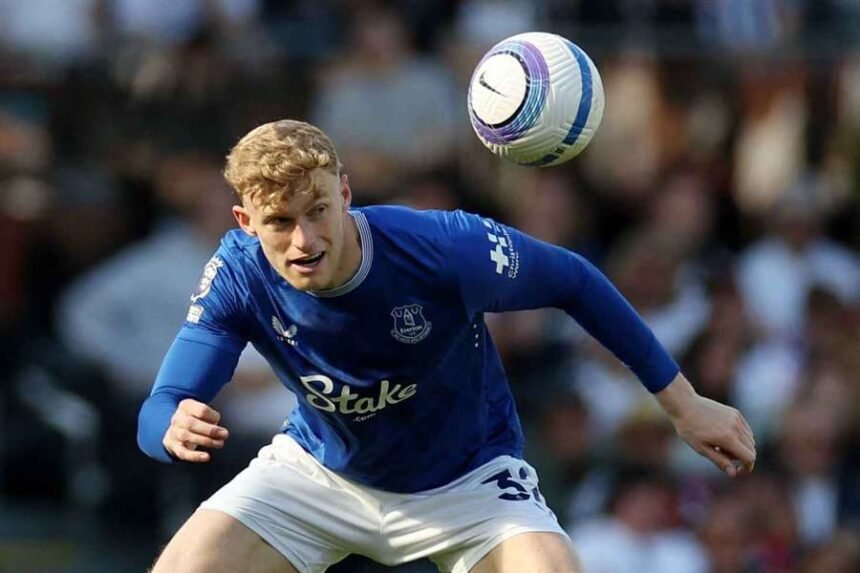 Jarrad Branthwaite in action for Everton