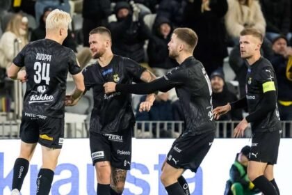 KuPS beat HJK to stay top of the league