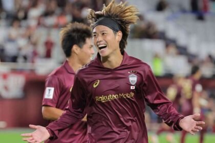Yuruki celebrates his winning goal for Vissel Kobe